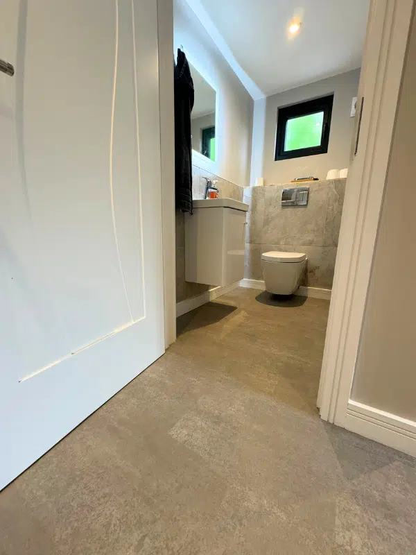 toilet in garden room