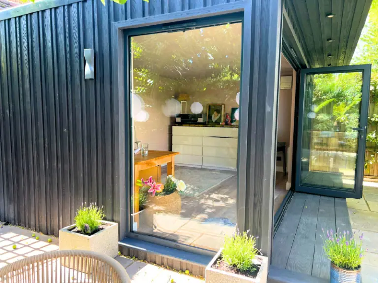 Chiswick Panoramic View Garden Room